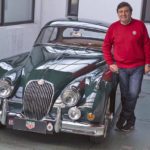 Chileno premiado como uno de los 14 héroes de la historia del auto